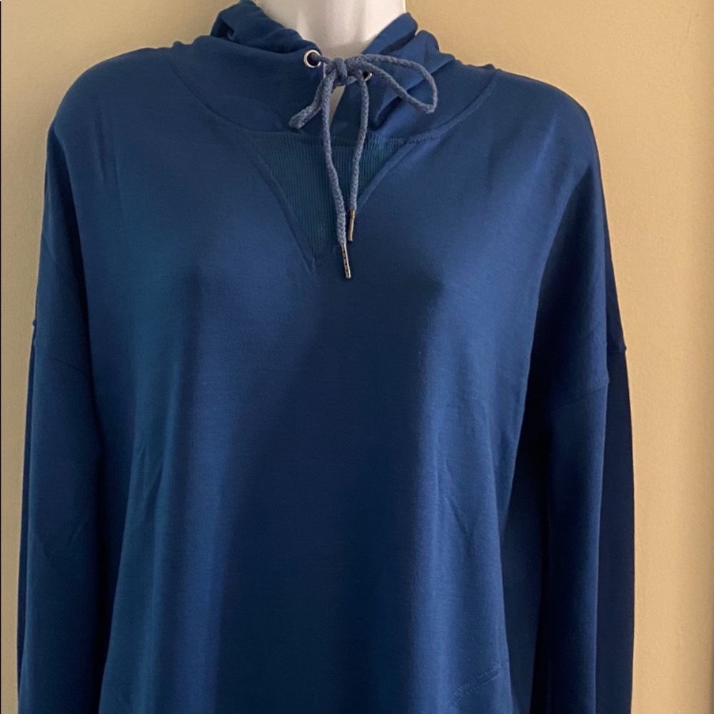 Long sweatshirt
